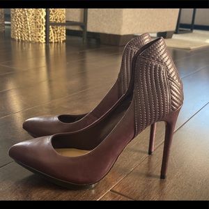 BCBG plum heels size 6.5